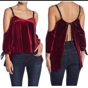 NWT Romeo & Juliet Couture Burgundy Velvet Ribbon Tie Top Size S VALENTINES